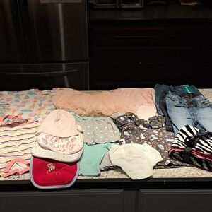 0-3 Months Assorted Baby Girl Clothing Set With Changing Pad 17 Pcs